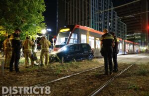 Gewonde na aanrijding tussen tram en personenauto Bezuidenhoutseweg Den Haag