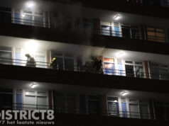 Brandweer schaalt op naar middelbrand bij woningbrand Van Adrichemstraat Delft