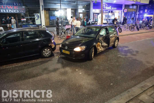 Schade na aanrijding met drie voertuigen; bestuurder onder invloed aangehouden De Savornin Lohmanplein Den Haag