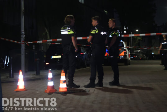 Politie zet omgeving groots af na schietpartij Pinkstraat Den Haag
