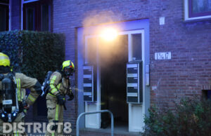 Brand in kelderbox verspreidt rook door portiek Middenstede Den Haag
