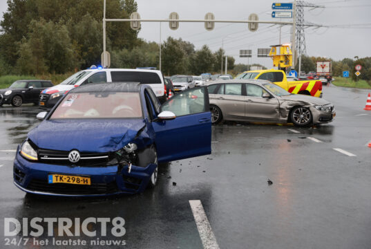 Flinke schade en verkeershinder na ongeval Westlandroute N222 Naaldwijk