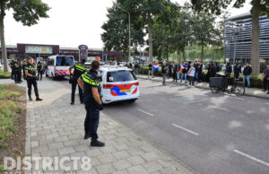 Spanning rond AZC door demonstratie Kleveringweg Delft