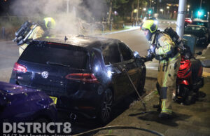 Geparkeerde auto in brand gestoken Groenteweg Den Haag