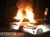 Auto in brand gestoken; brandweer met spoed ter plaatse Jaap Edenweg Den Haag