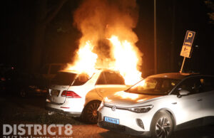 Auto in brand gestoken; brandweer met spoed ter plaatse Jaap Edenweg Den Haag