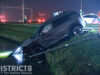 Auto belandt in water na aanrijding tussen twee voertuigen Middel Broekweg / N465 Honselersdijk