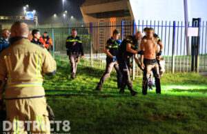 Man springt na ruzie op A12 in plas en houdt hulpdiensten lange tijd bezig A12 Waddinxveen