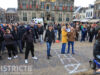 Twee aanhoudingen bij demonstraties voor en tegen komst azc Markt Delft