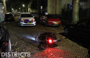 Scooterrijder aangehouden na aanrijding met gestolen scooter Pieter Langendijkstraat Den Haag