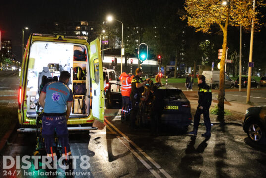 Agent slaat ruit in om bij bewusteloze automobilist te komen Escamplaan Den Haag