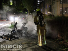 Scooters en bouwafval uitgebrand Admiraal Helfrichsingel Rijswijk