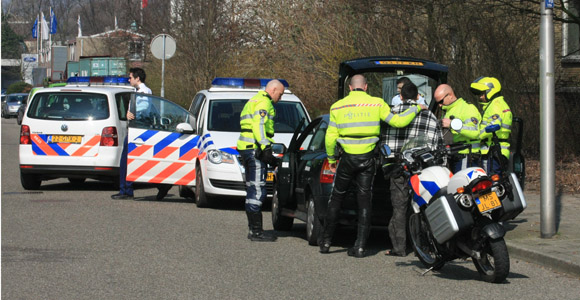 Politie houdt verdachten bedreiging met wapen aan Vulcanusweg Delft (video update)