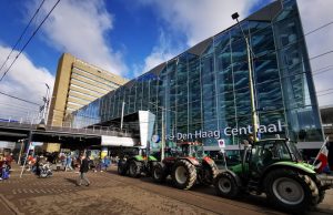 Boerenprotest legt verkeer in het centrum van Den Haag weer plat