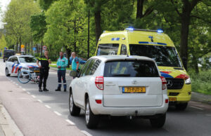 Fietser aangereden door personenauto Admiraal Helfrichsingel Rijswijk