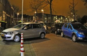 Dronken automobilist maakt ravage, 5 auto’s en paal beschadigd Ferrandweg Den Haag