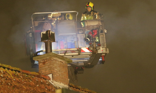 21 december Brandweer rukt uit voor een flinke schoorsteenbrand Kneppelhoutstraat Den Haag