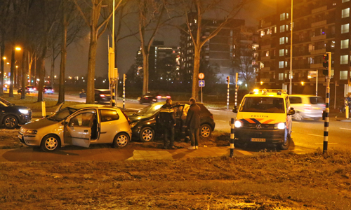 22 december Geen gewonde bij flinke aanrijding Prinses Beatrixlaan Rijswijk