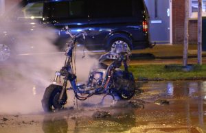 Scooter in brand gestoken Delftselaan Den Haag