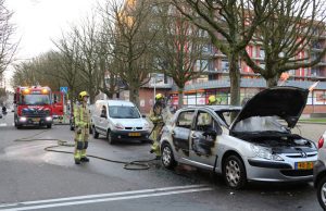 Veel schade na brand in voertuig Heeswijkplein Den Haag