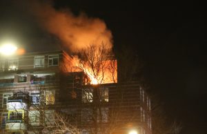 Flinke uitslaande brand in apartementencomplex Hemsterhuisstraat Den Haag