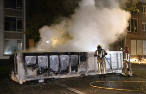Melding autobrand blijkt brandende vuilcontainer Zijpendalstraat Den Haag