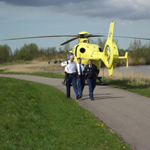 Meisje zwaargewond na val van paard