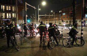 Politie grijpt in bij nieuwe ongeregeldheden Schilderswijk Den Haag