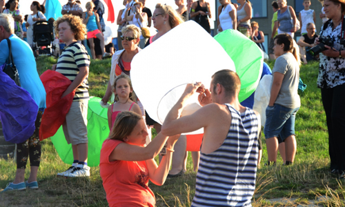 24 juli Honderden mensen bij herdenking vliegtuigramp MH17 in Spijkenisse