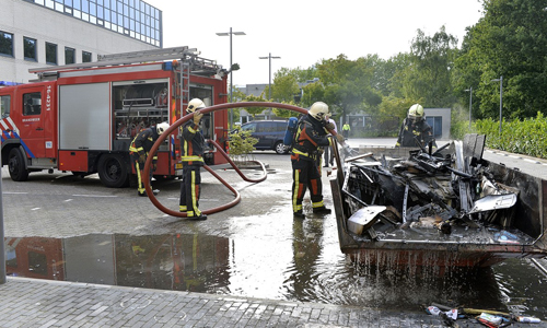 2 juli Brandweer blust brand in afvalcontainer Leiden