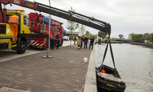6 mei Duiker vindt auto ipv pop bij oefening Schiedam