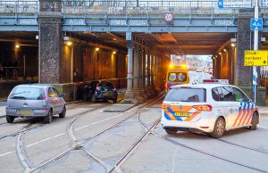 Flinke schade na aanrijding tussen twee voertuigen Rijswijkseweg Den Haag
