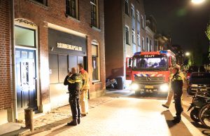 Bewoonster belt politie om gasfornuis Oosteinde Delft