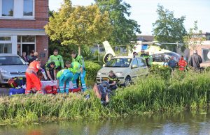Scooterrijder zwaargewond na aanrijding Delftsestraatweg Delfgauw