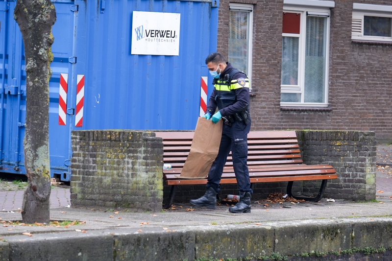 Politie Lost Waarschuwingsschot Na Melding Persoon Met Mogelijk ...