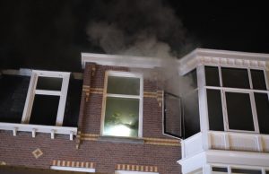 Flinke rookontwikkeling bij woningbrand Valkenboskade Den Haag