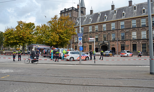 20 september Hulpdiensten slaan groot alarm bij verdacht pakketje Binnenhof Den Haag
