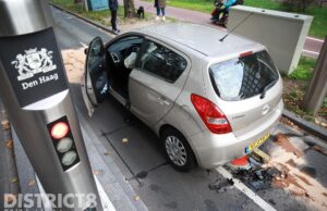 Automobilist 47 klapt op de ‘horrorpoller’ aan de Escamplaan Den Haag