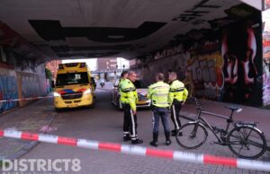 Fietser komt hard ten val na aanrijding met andere fietser Binckhorstlaan Den Haag