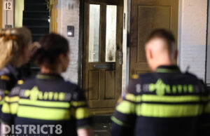 Flinke brandschade na explosie bij voordeur Bothastraat Den Haag