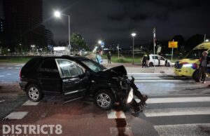 Twee auto’s botsen op elkaar op beruchte kruising Binckhorstlaan Den Haag