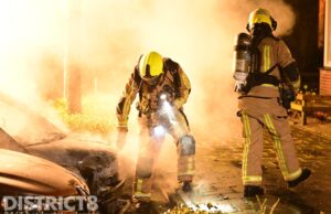 Geparkeerde auto zwaar beschadigd na brand Van Bommellaan Wassenaar