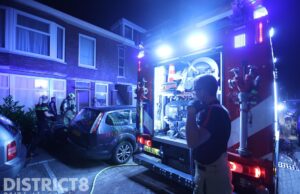 Hulpdiensten rukken uit voor brand in achtertuin van woning Piet Paaltjensstraat Den Haag