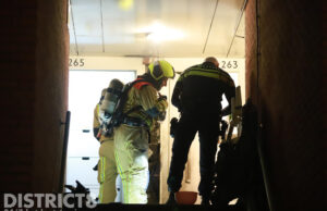 Explosief gaat af bij portiekwoning Jacob Catsstraat Den Haag