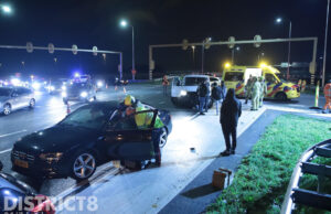 Gewonde na aanrijding tussen twee voertuigen Kruithuisplein Delft