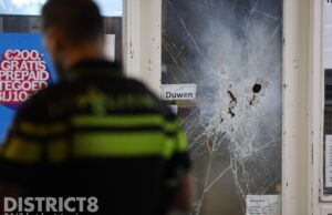 Deur GSM winkel beschadigd bij poging inbraak Koningin Julianaplein Voorburg