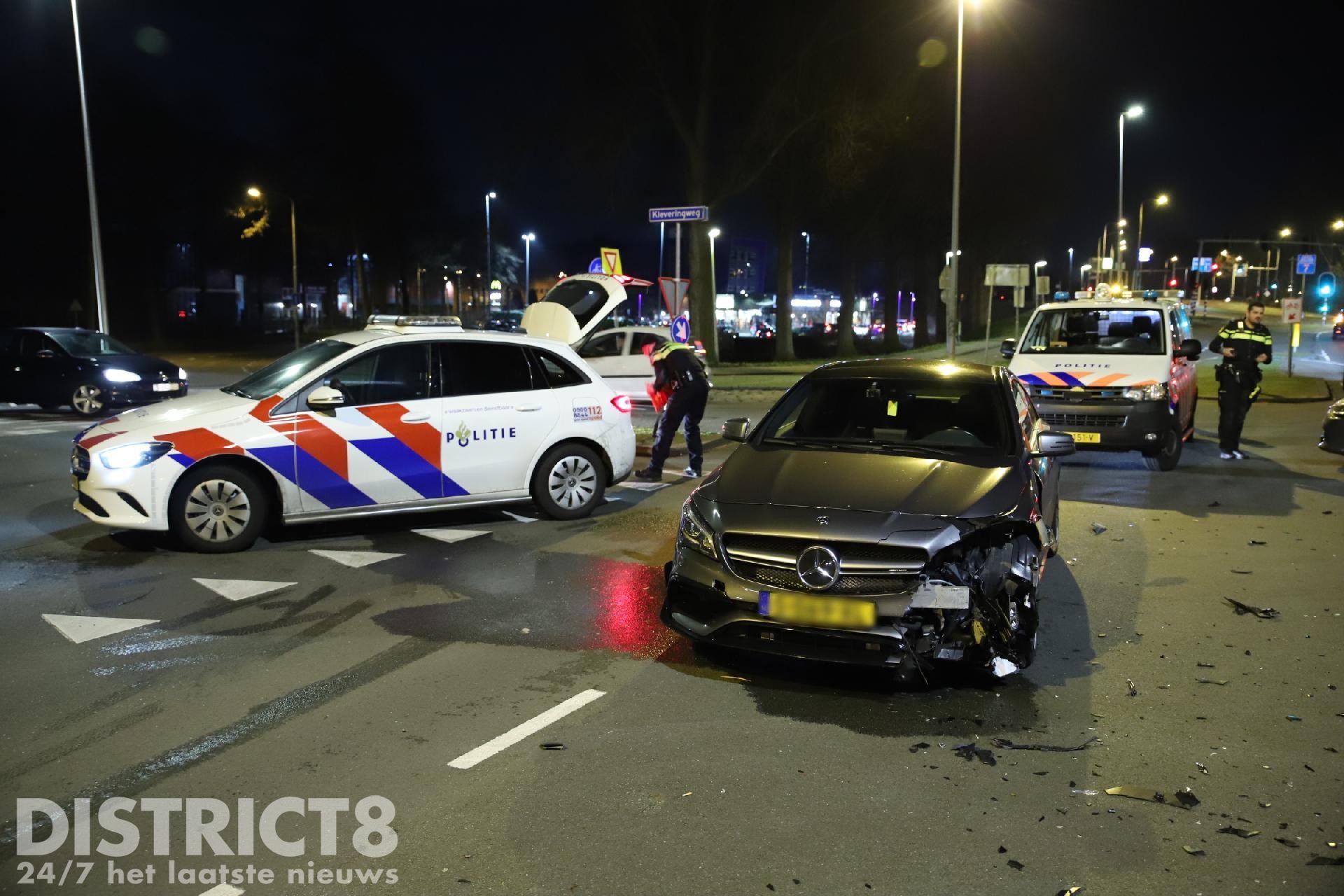 Twee Autos Botsen Tegen Elkaar Een Gewonde En Veel Schade Brasserskade Delft District Net