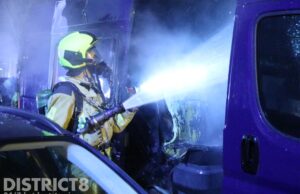 Geparkeerd busje in brand Laan van Vredestein Den Haag