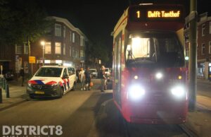 Politievoertuig komt in botsing met tram Oudemansstraat Den Haag