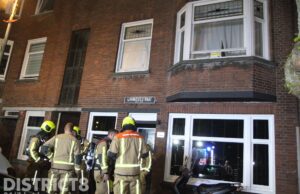 Hulpdiensten rukken uit voor brand in meterkast Linnaeusstraat Den Haag